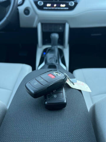 2024 Toyota Corolla Cross LE