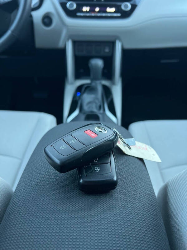 2024 Toyota Corolla Cross LE