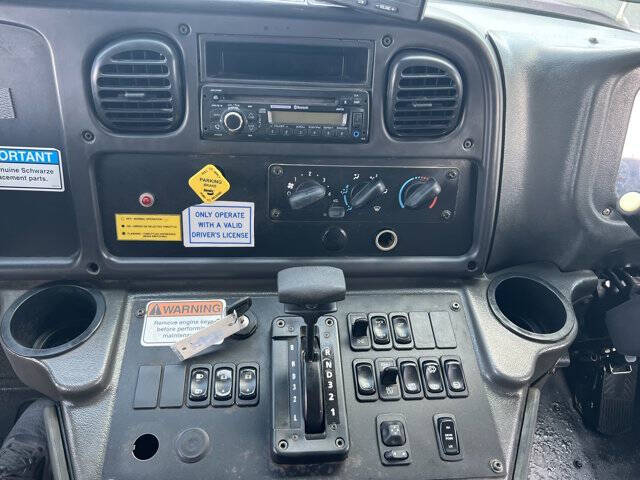 2016 Freightliner M2 106