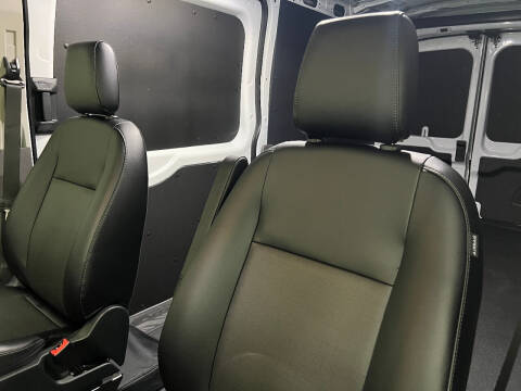 2022 Ford E-Transit 350