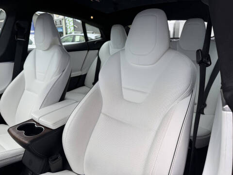 2016 Tesla Model S 90D