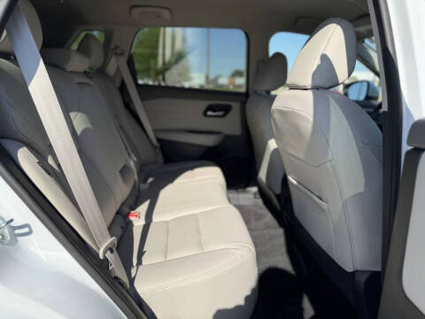 2024 Nissan Rogue SL