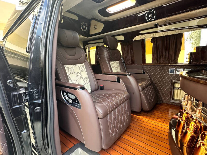 2010 Ford E-Series E-350 SD XLT