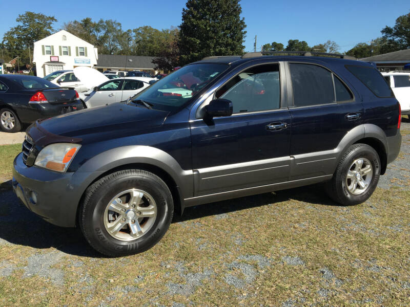 2008 Kia Sorento for sale at LAURINBURG AUTO SALES in Laurinburg NC