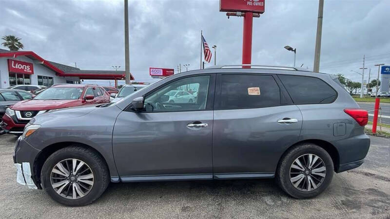 2017 Nissan Pathfinder SL