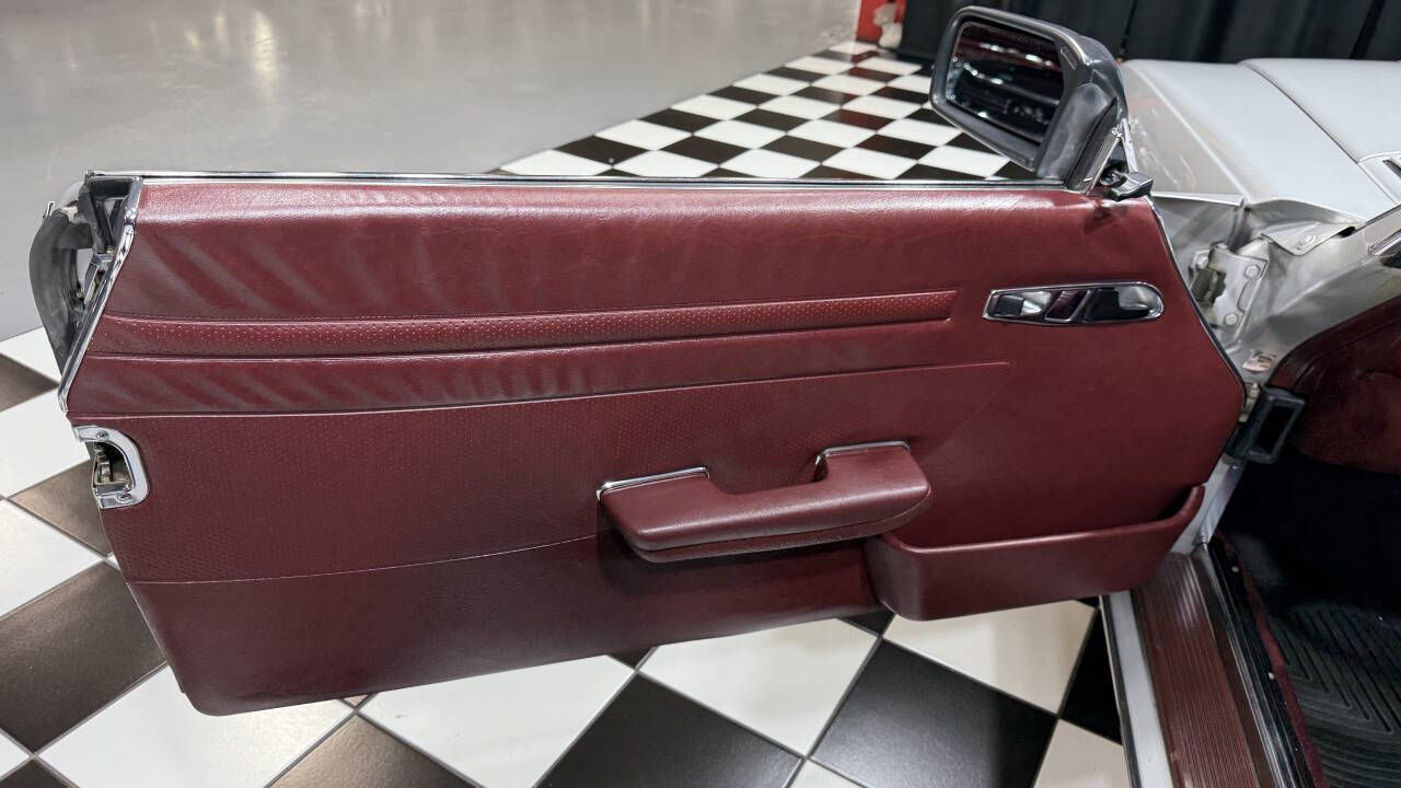 1988 Mercedes-Benz 560-Class 50