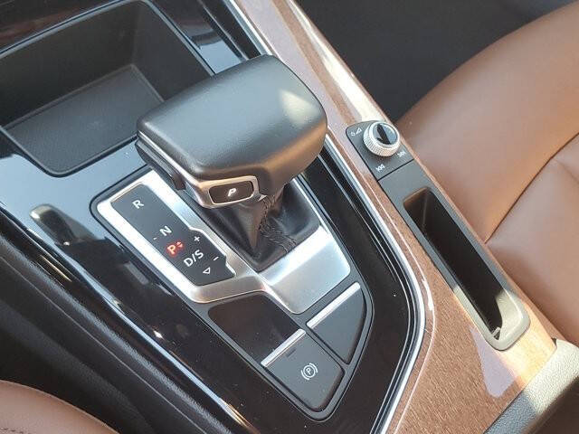 2022 Audi A4 quattro Premium 40 TFSI