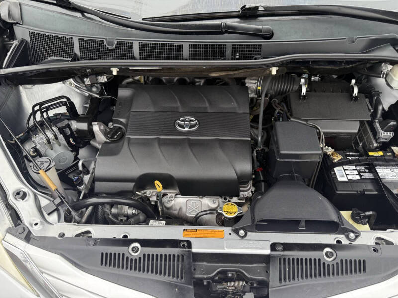 2014 Toyota Sienna Limited 7-Passenger