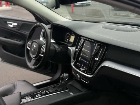 2020 Volvo V60 Cross Country T5