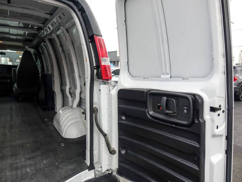 2024 Chevrolet Express 2500