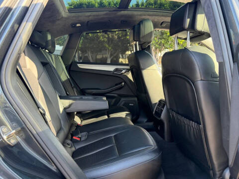 2017 Porsche Macan