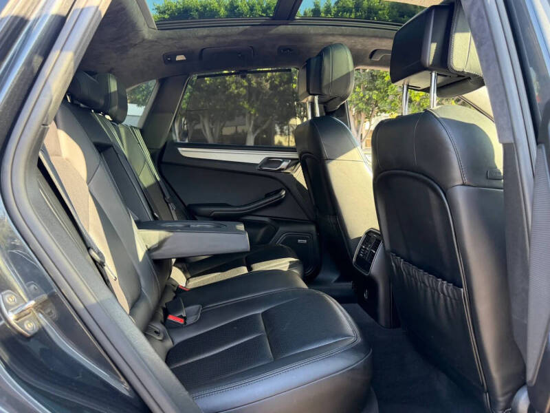 2017 Porsche Macan