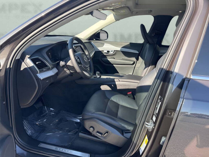 2024 Volvo XC90 B5 Core Bright Theme