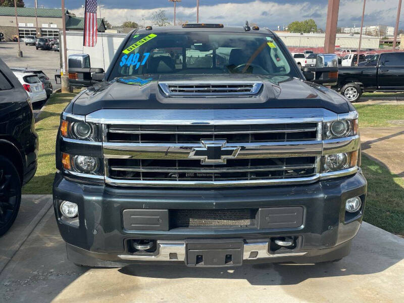 Used 2019 Chevrolet Silverado 2500HD High Country with VIN 1GC1KUEY5KF204264 for sale in Knoxville, TN