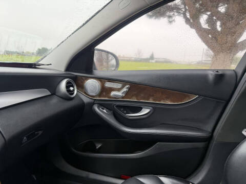 2016 Mercedes-Benz C-Class