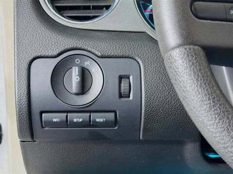 2011 Ford Mustang V6
