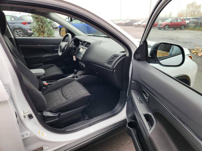 2024 Mitsubishi Outlander Sport ES