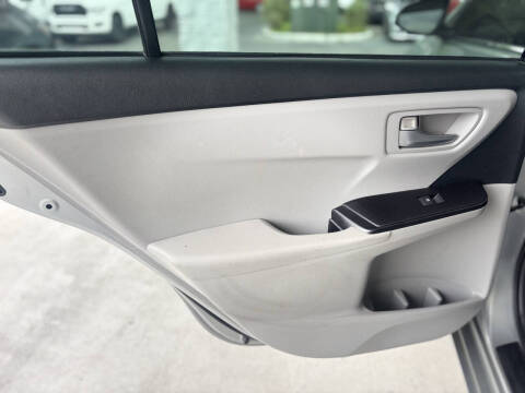 2015 Toyota Camry SE