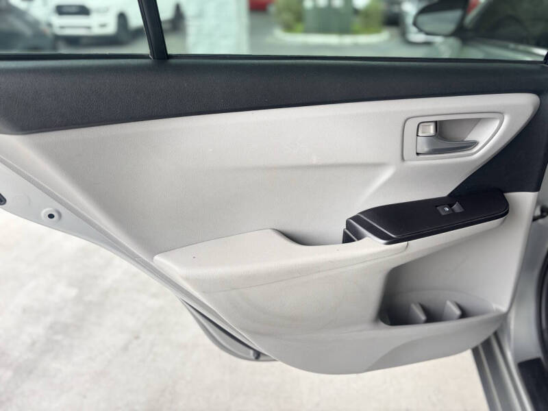 2015 Toyota Camry SE