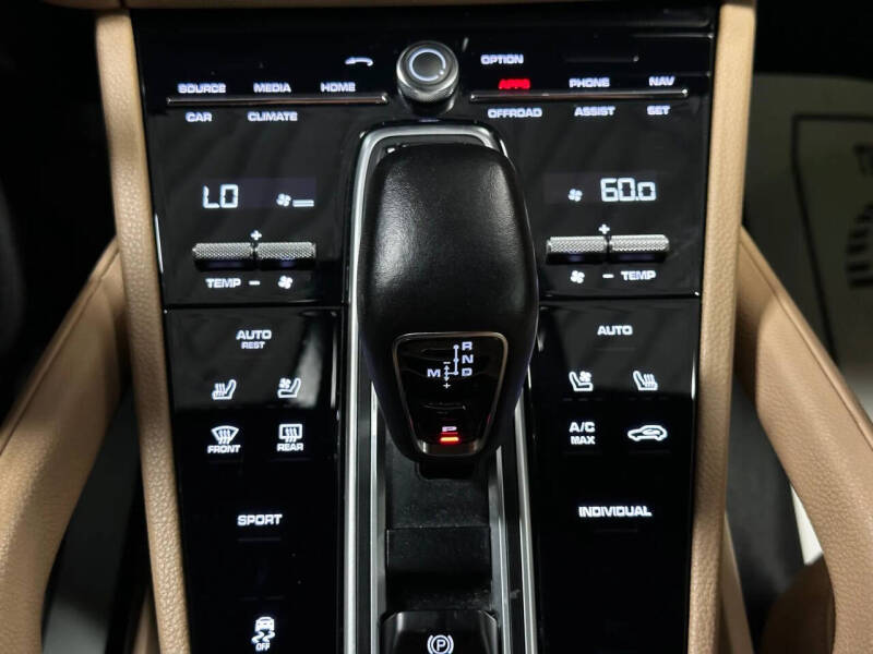 2022 Porsche Cayenne Platinum Edition