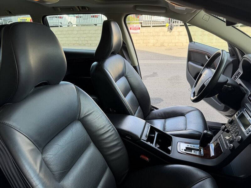 2008 Volvo V70 3.2