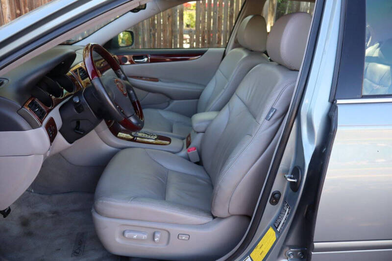 2004 Lexus ES 330