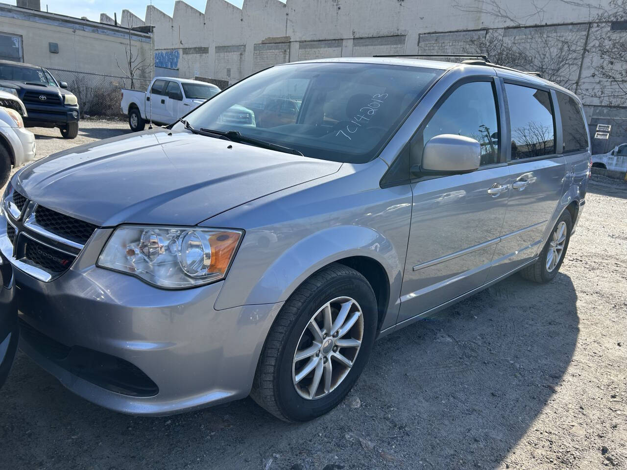 Gray 2013 Dodge Grand Caravan SXT SXT 4dr Mini-Van 2