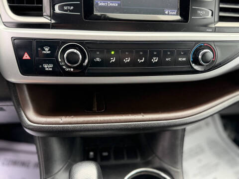 2016 Toyota Highlander LE