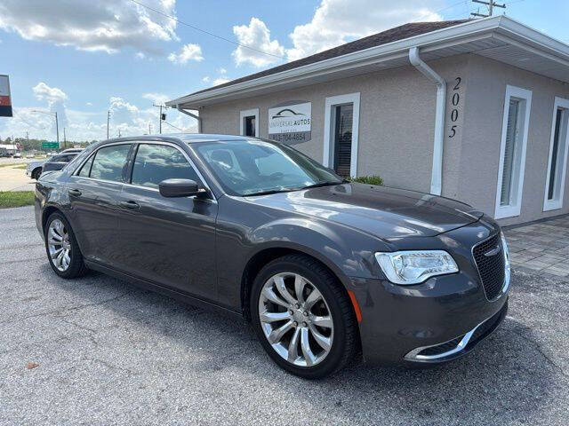 2017 Chrysler 300 Limited