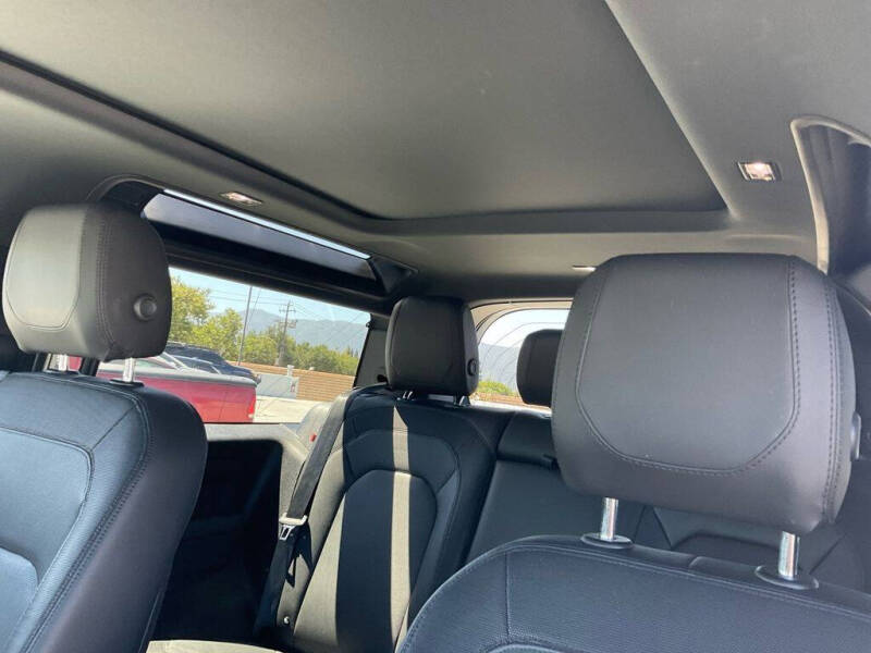 2024 Land Rover Defender 90 P400 X-Dynamic SE