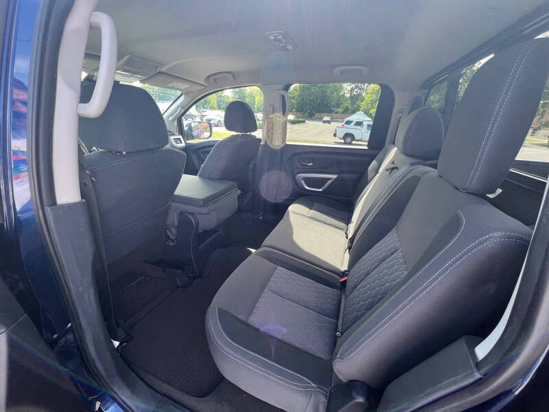 2021 Nissan Titan SV