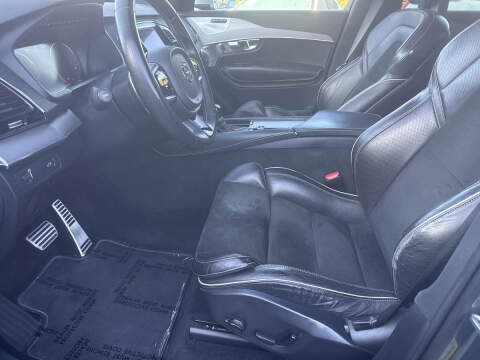 2016 Volvo XC90 T6 R-Design