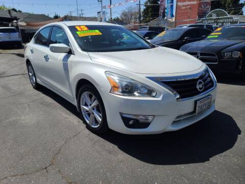 2015 Nissan Altima for sale at ROBLES MOTORS in San Jose CA