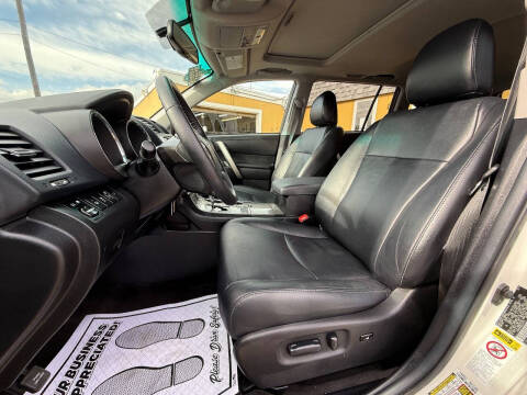 2013 Toyota Highlander SE