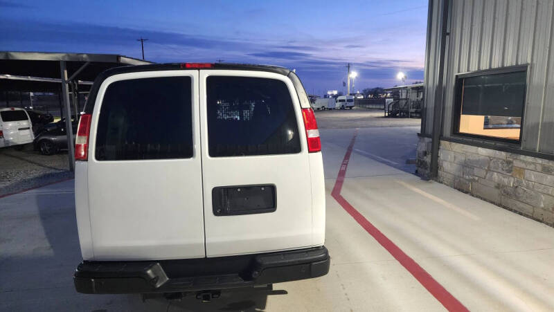 2024 Chevrolet Express 2500