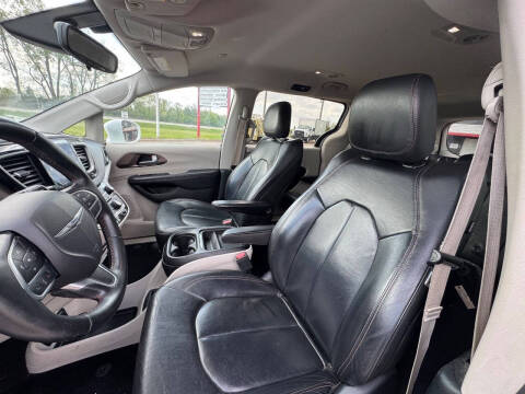 2017 Chrysler Pacifica Touring Plus