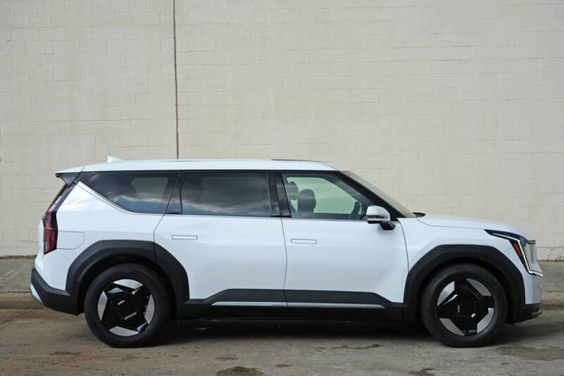 2026 Kia EV9 Light Long Range