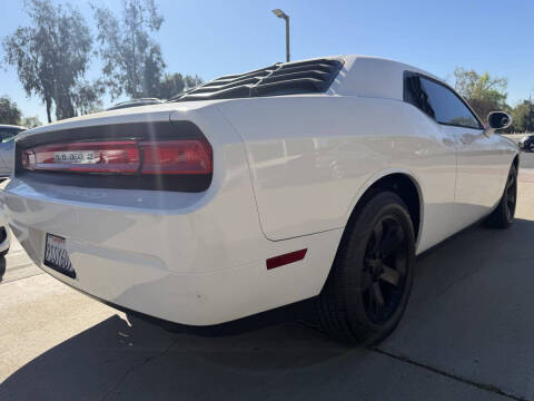 2009 Dodge Challenger SE