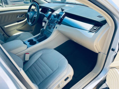 2018 Ford Taurus SE