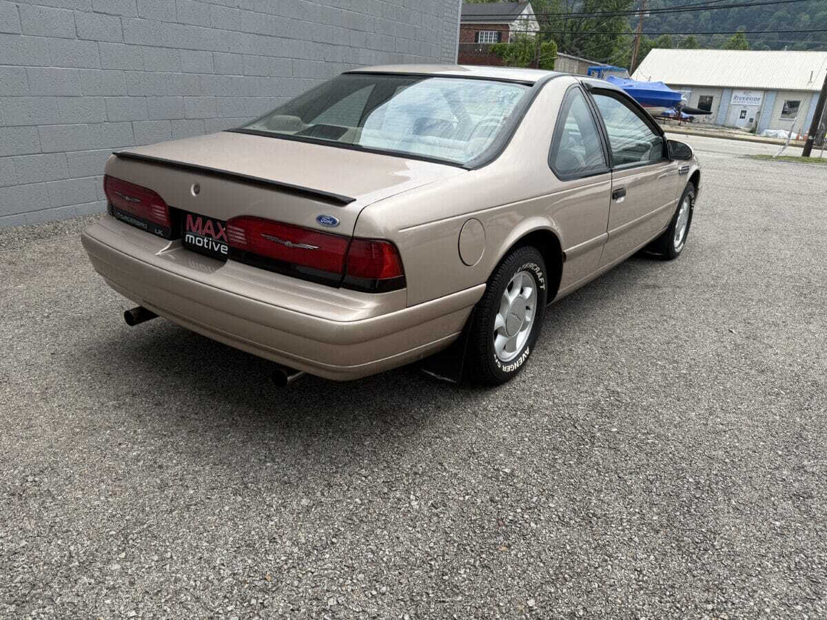 1993 Ford Thunderbird 62