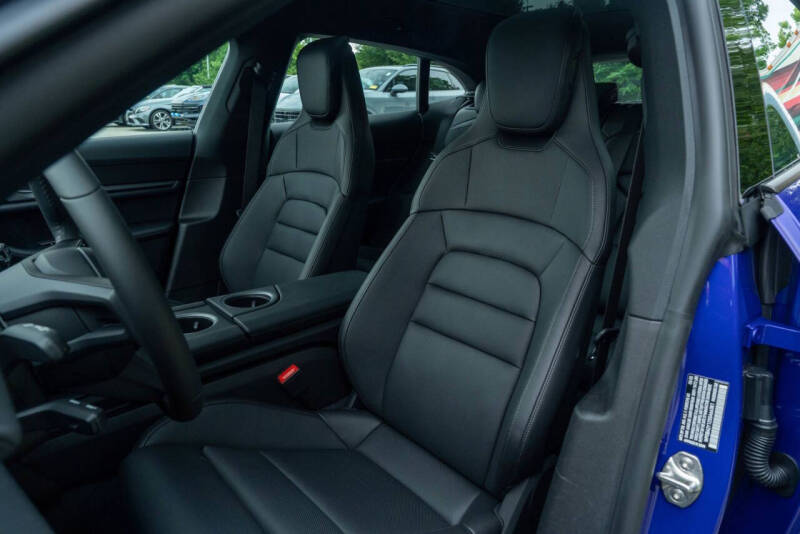 2025 Porsche Taycan 4 Cross Turismo