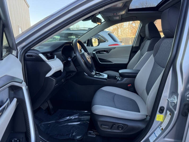 2020 Toyota RAV4 Hybrid XLE