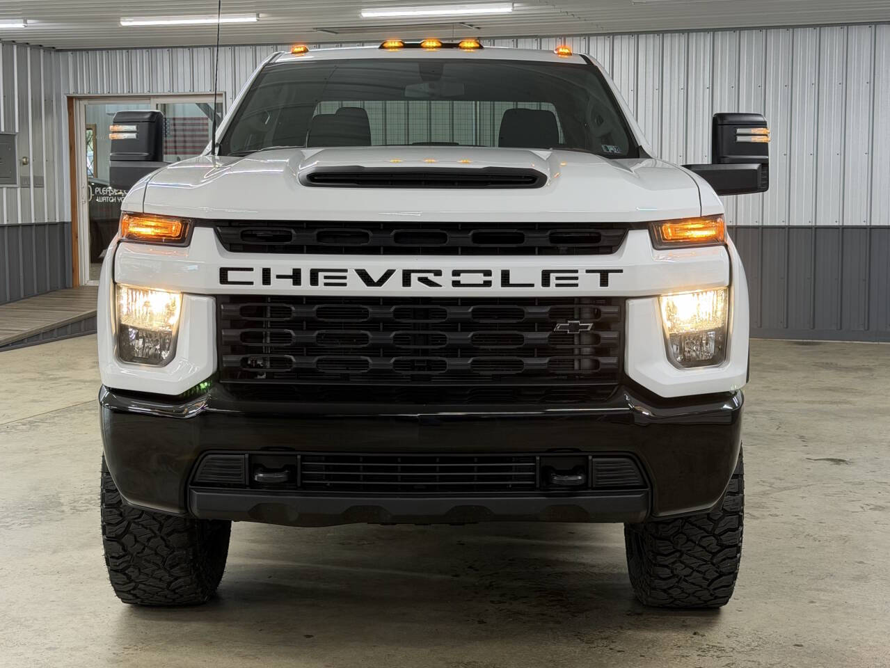 2023-chevrolet-silverado-2500hd-custom-4x4-4dr-crew-cab-sb.jpg