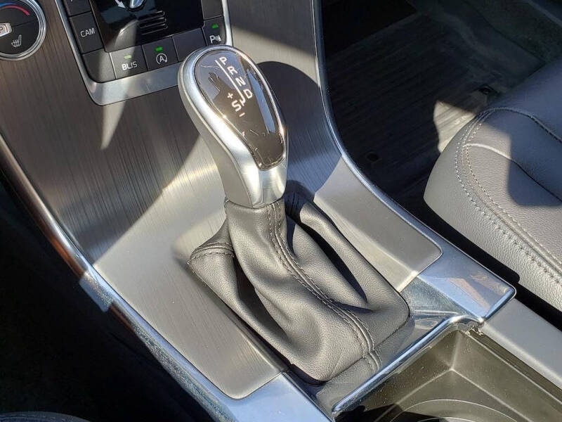 2016 Volvo XC60 T6 Drive-E