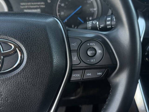 2024 Toyota Venza LE