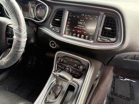 2015 Dodge Challenger SXT Plus