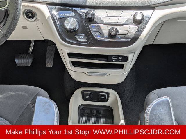 2017 Chrysler Pacifica Touring