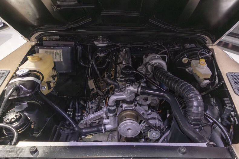 1987 Land Rover Defender