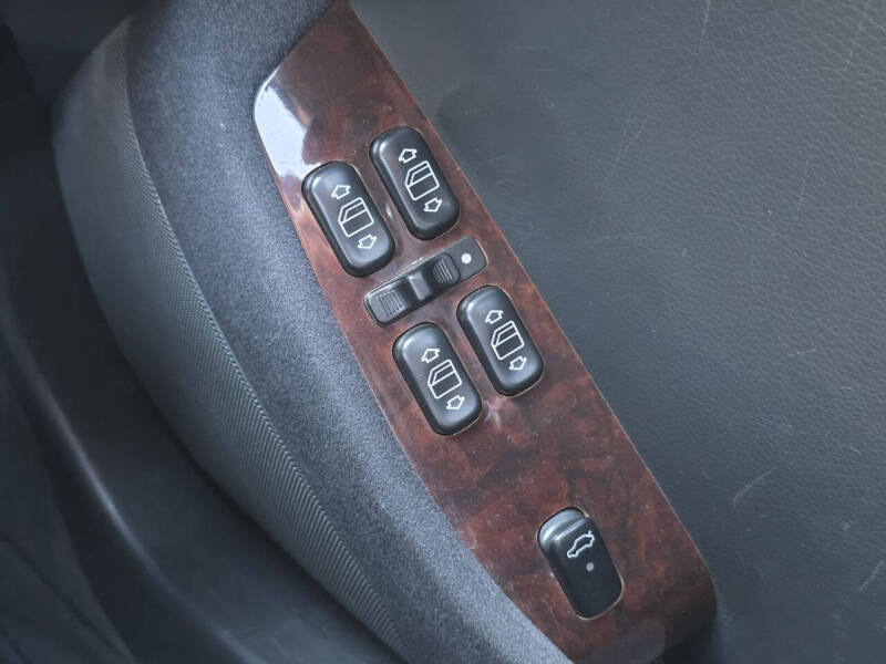 1999 Mercedes-Benz S320