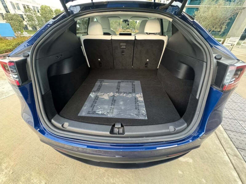 2024 Tesla Model Y Long Range
